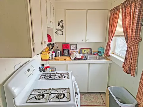 94 Snell St, Fall River, MA 02721 photo 15