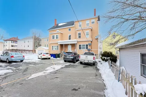 94 Snell St, Fall River, MA 02721 photo 2