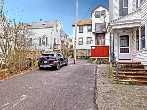 150 Forest St, Fall River, MA 02720 photo 3