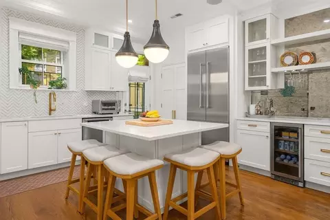 34 Dwight St #1, Boston, MA 02118