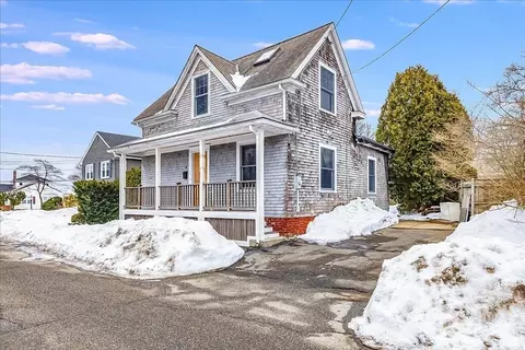 4 Fairview Rd, Salem, MA 01970