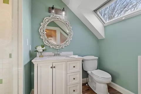 Bath - 165 Everett St, Concord, MA 01742 photo 5 of 5