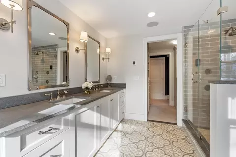 Bath - 165 Everett St, Concord, MA 01742 photo 3 of 5