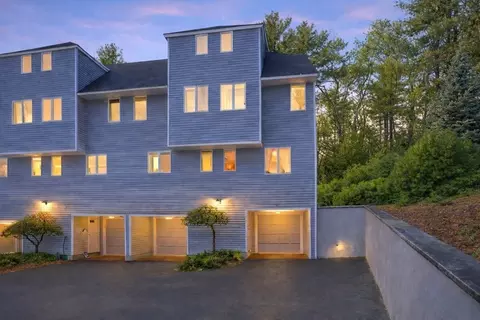921 Sherwood Forest Ln #921, Saugus, MA 01906
