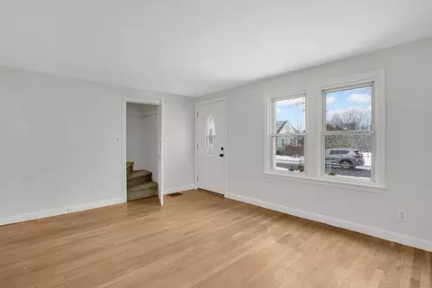 Living - 33 Drexel St, Springfield, MA 01104 photo 5 of 6