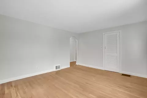 Living - 33 Drexel St, Springfield, MA 01104 photo 3 of 6