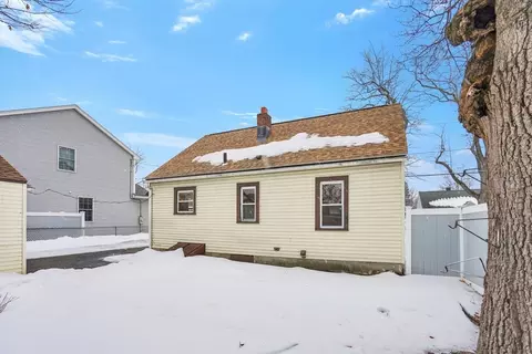 Exterior - 33 Drexel St, Springfield, MA 01104 photo 3 of 4