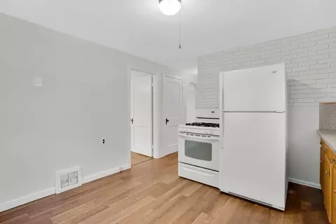 Entry Way - 33 Drexel St, Springfield, MA 01104 photo 1 of 1