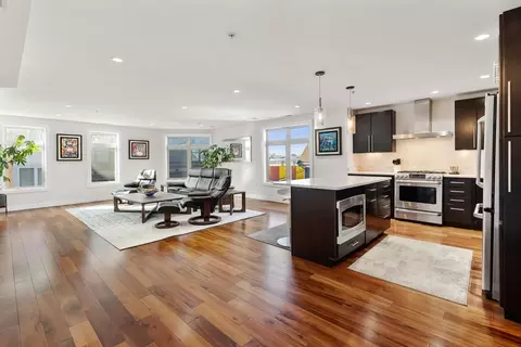 112 W 9th St #2, Boston, MA 02127