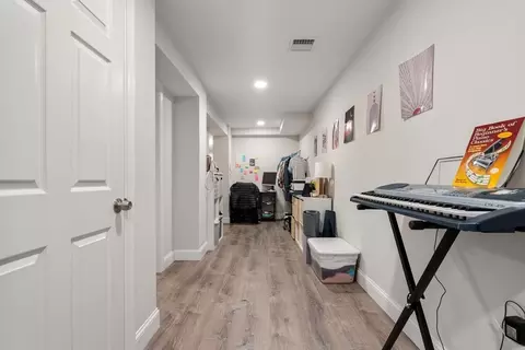 564 E 5th St, Boston, MA 02127 photo 16