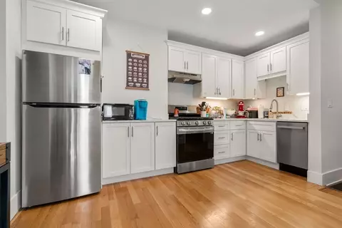 564 E 5th St, Boston, MA 02127 photo 6