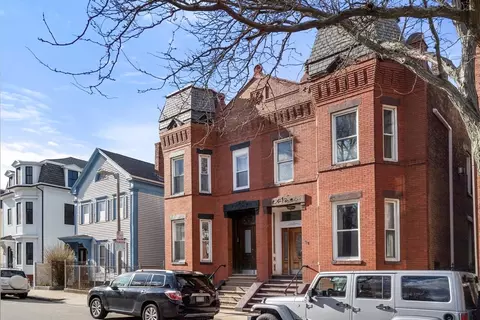 564 E 5th St, Boston, MA 02127 photo 2