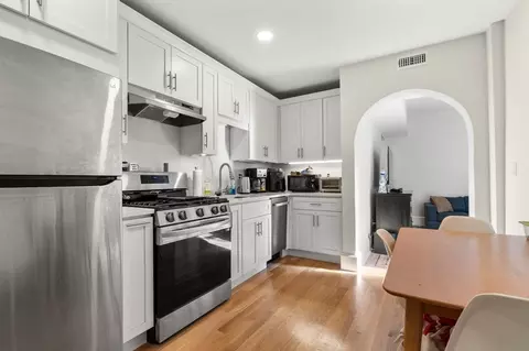 564 E 5th St, Boston, MA 02127 photo 20