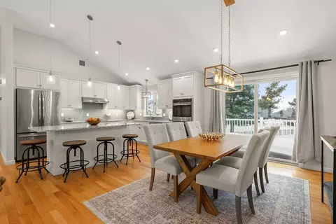 12 Tara Rd, Peabody, MA 01960