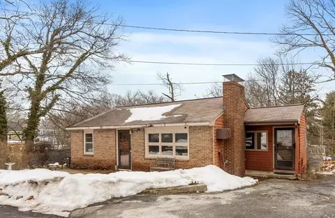 6 Colby Ter, Melrose, MA 02176