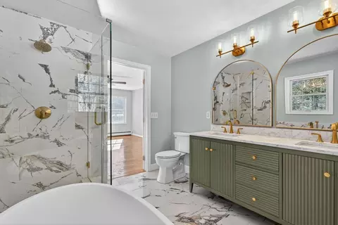 159 Pine St, Manchester, MA 01944