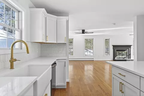 Kitchen - 159 Pine St, Manchester, MA 01944 photo 2 of 3