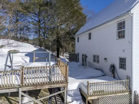 Exterior - 159 Pine St, Manchester, MA 01944 photo 6 of 7