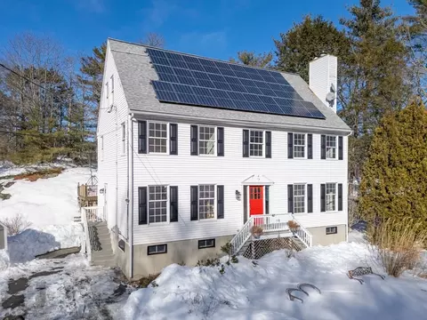 Exterior - 159 Pine St, Manchester, MA 01944 photo 1 of 7