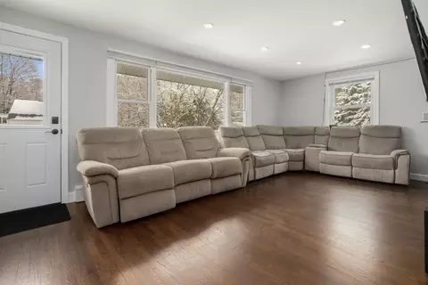 51 Spring St, Stoneham, MA 02180 photo 3