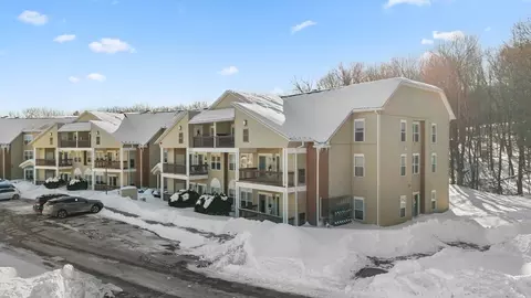 218 Reservoir St #326, Holden, MA 01520