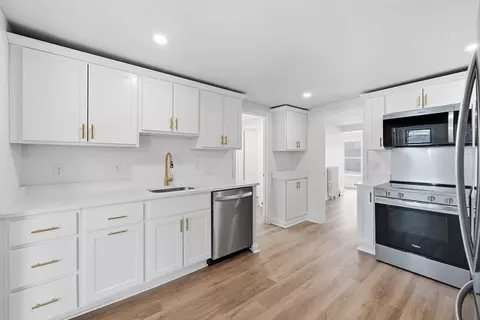 22 Douglas Ave #1, Maynard, MA 01754