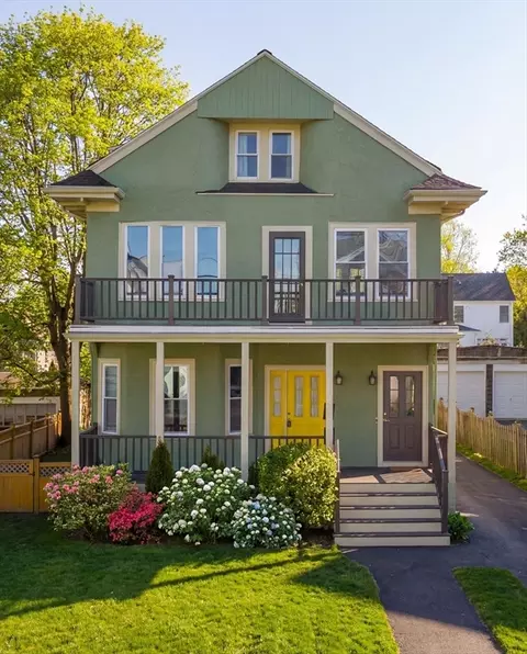 182 Maplewood St #2, Watertown, MA 02472
