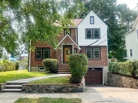 170 Bonad Rd, Chestnut Hill, MA 02467