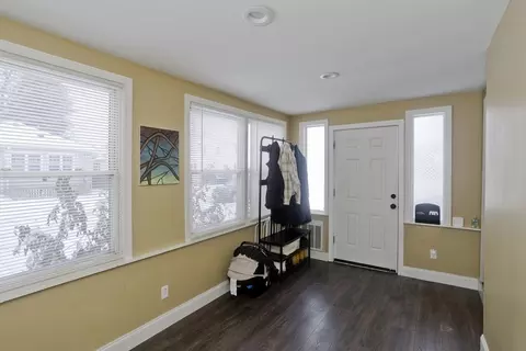 28 Porter St, Springfield, MA 01104 photo 9