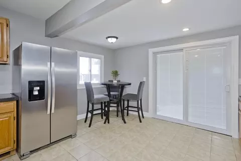 28 Porter St, Springfield, MA 01104 photo 12