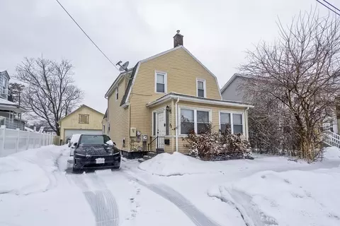 28 Porter St, Springfield, MA 01104 photo 3