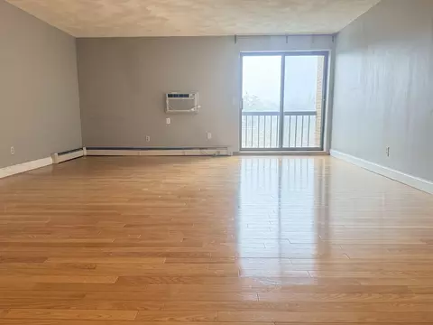 245 Sea St #45, Quincy, MA 02169