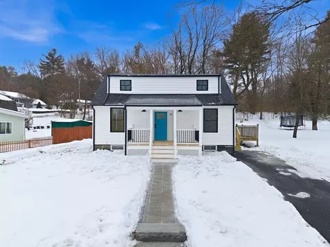 26 Rivulet St, Uxbridge, MA 01569