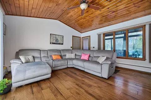 1 Ashley Cir, Easthampton, MA 01027 photo 9