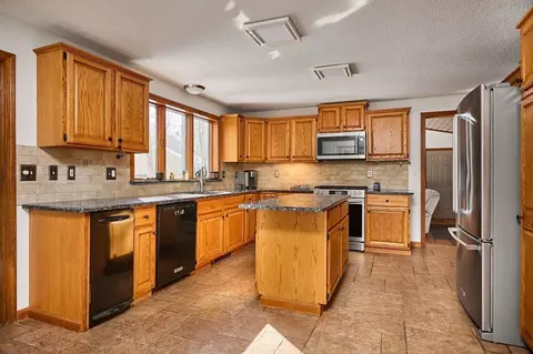 1 Ashley Cir, Easthampton, MA 01027 photo 12