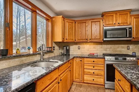 1 Ashley Cir, Easthampton, MA 01027 photo 13