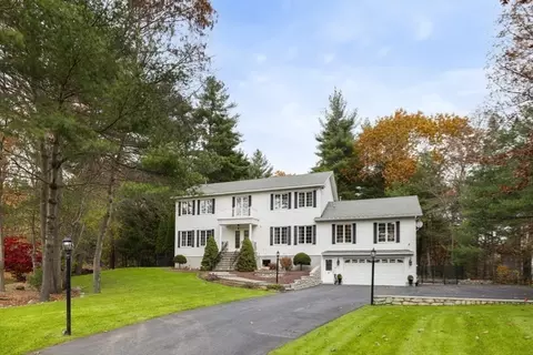 6 Cabral Dr, Middleton, MA 01949