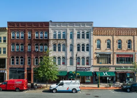 231 Main St #3R, Northampton, MA 01060