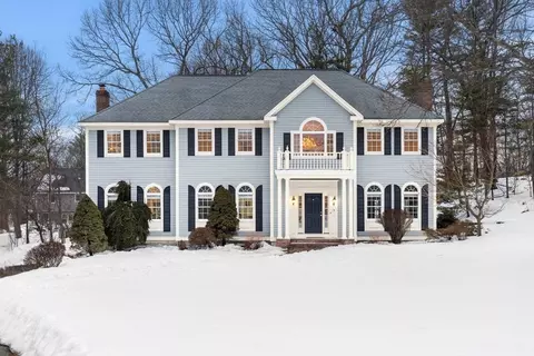 5 Palomino Dr, North Reading, MA 01864