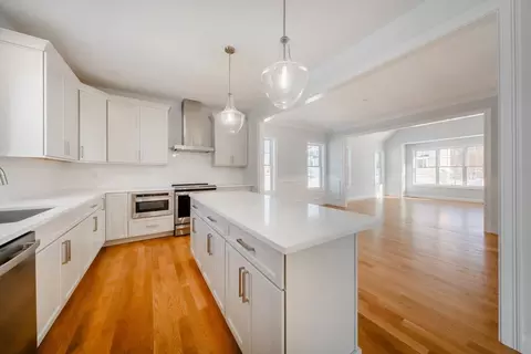 22 Strongwater Dr, Salem, MA 01970