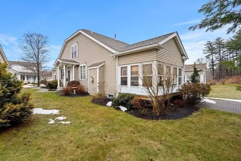 3 Larkspur Cir #3, Georgetown, MA 01833