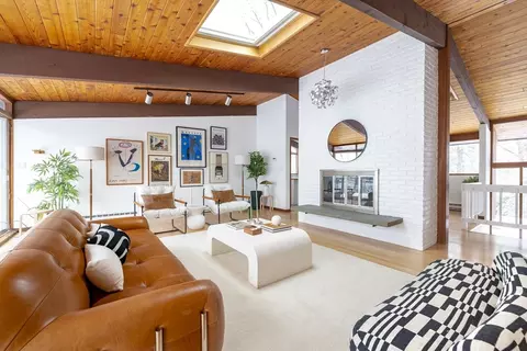 134 Rangeley Rd, Chestnut Hill, MA 02467