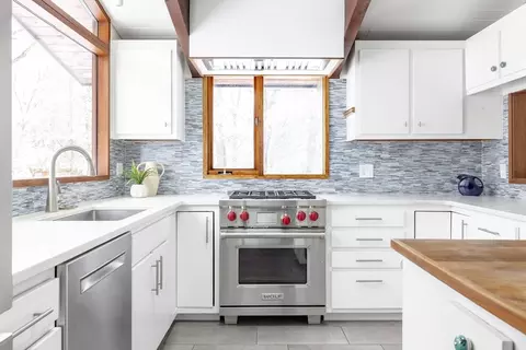 134 Rangeley Rd, Chestnut Hill, MA 02467 photo 7