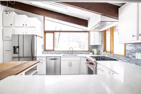 134 Rangeley Rd, Chestnut Hill, MA 02467 photo 5
