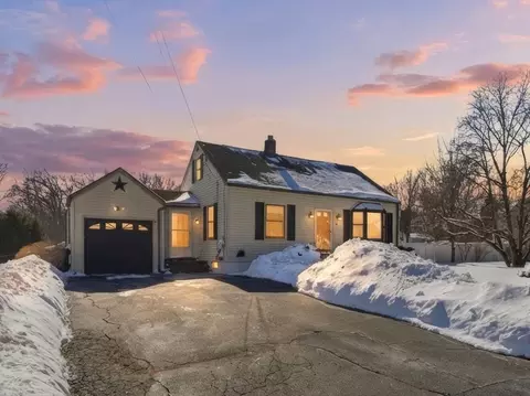 42 Anthony St, Agawam, MA 01001