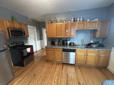 18 Crystal St, Worcester, MA 01603 photo 4