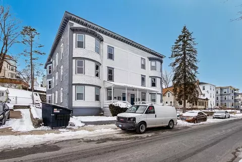18 Crystal St, Worcester, MA 01603 photo 3