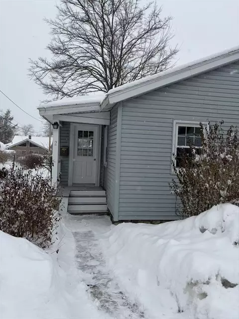 2 Salisbury St, Shrewsbury, MA 01545