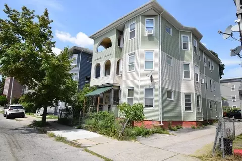 Exterior - 6 Pelham St, Worcester, MA 01609 photo 5 of 8
