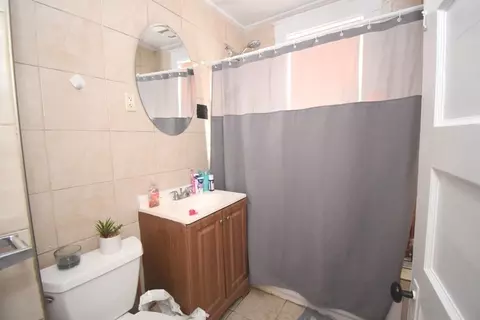 Bath - 6 Pelham St, Worcester, MA 01609 photo 2 of 2